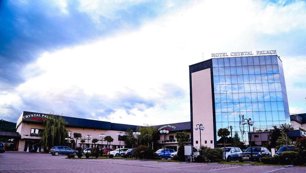 Hotel Crystal Palace Râmnicu Vâlcea エクステリア 写真